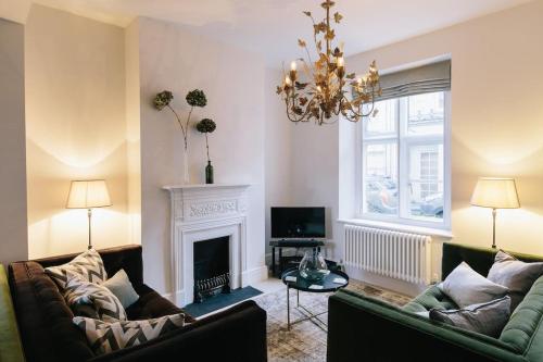 Beautiful house Cirencester centre parking — 4-Star Luxury Hotel in Cirencester, United Kingdom