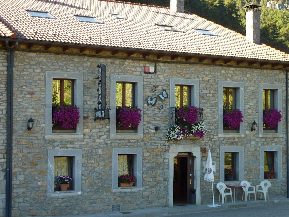Hotel Rural Huelde — hotel in Cremenes