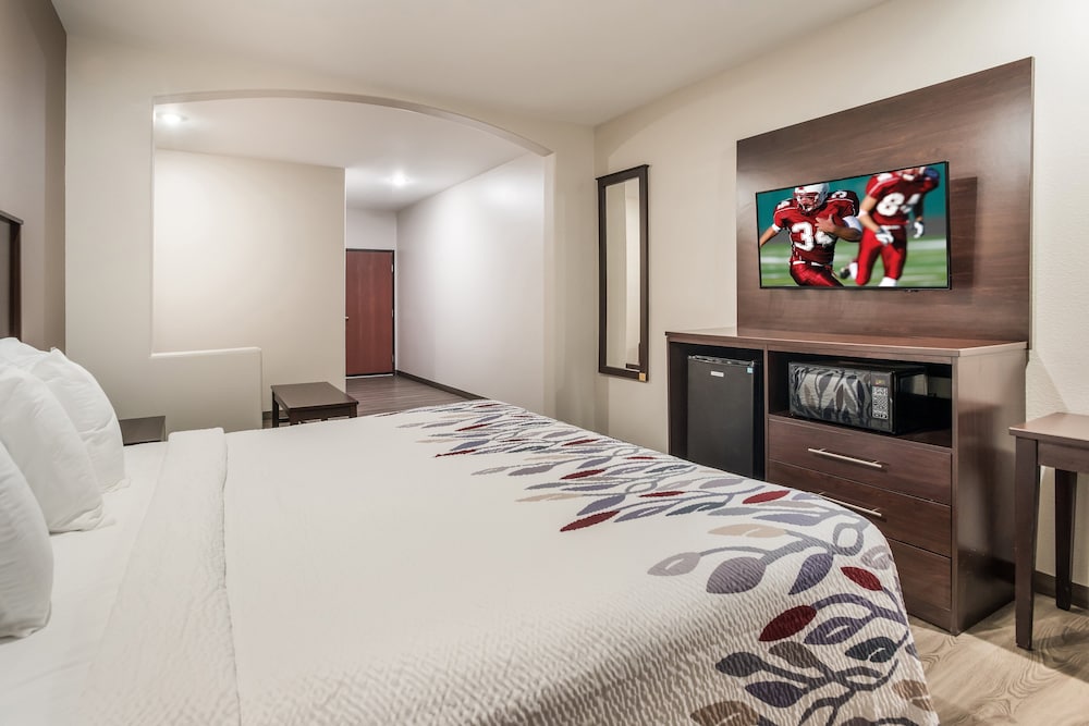 Red Roof Inn & Suites Lake Charles - photo 15