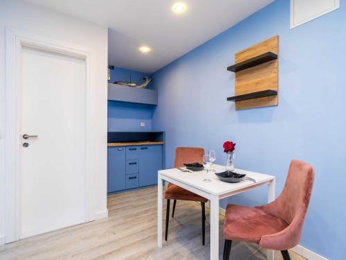 Apartments Tayra Modern studio apartment with balcony BR2