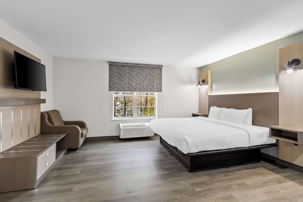 MainStay Suites Columbia Harbison - photo 11