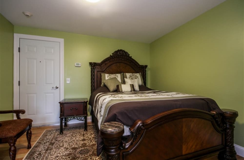 Cold Spring Hotel - photo 2