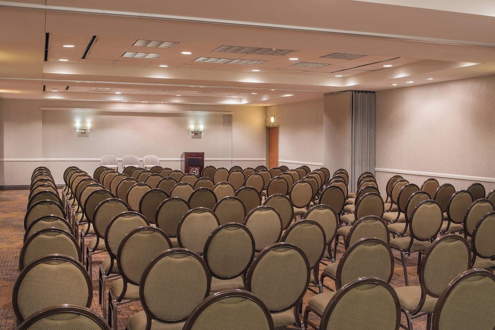 Sheraton Suites Chicago Elk Grove - photo 21