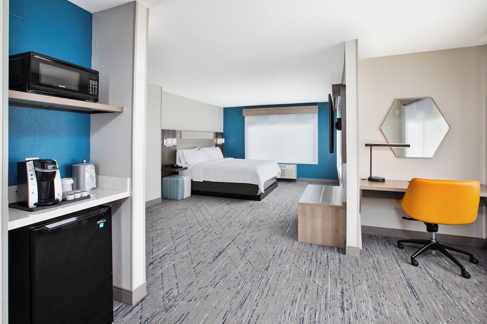 Holiday Inn Express & Suites W. Monroe by IHG - photo 15