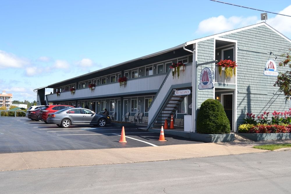 The Ship Motel - photo 11