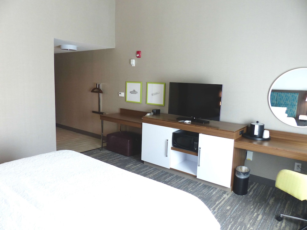 Hampton Inn Paramus - photo 18