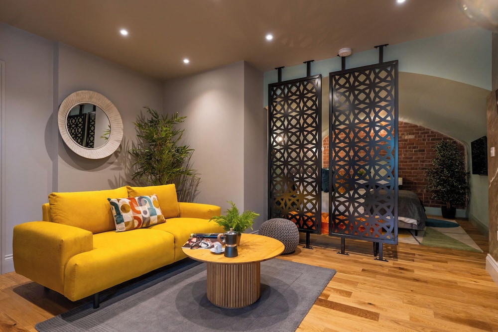 Commandery Vaults — 4-Star Luxury Hotel in Worcester, United Kingdom