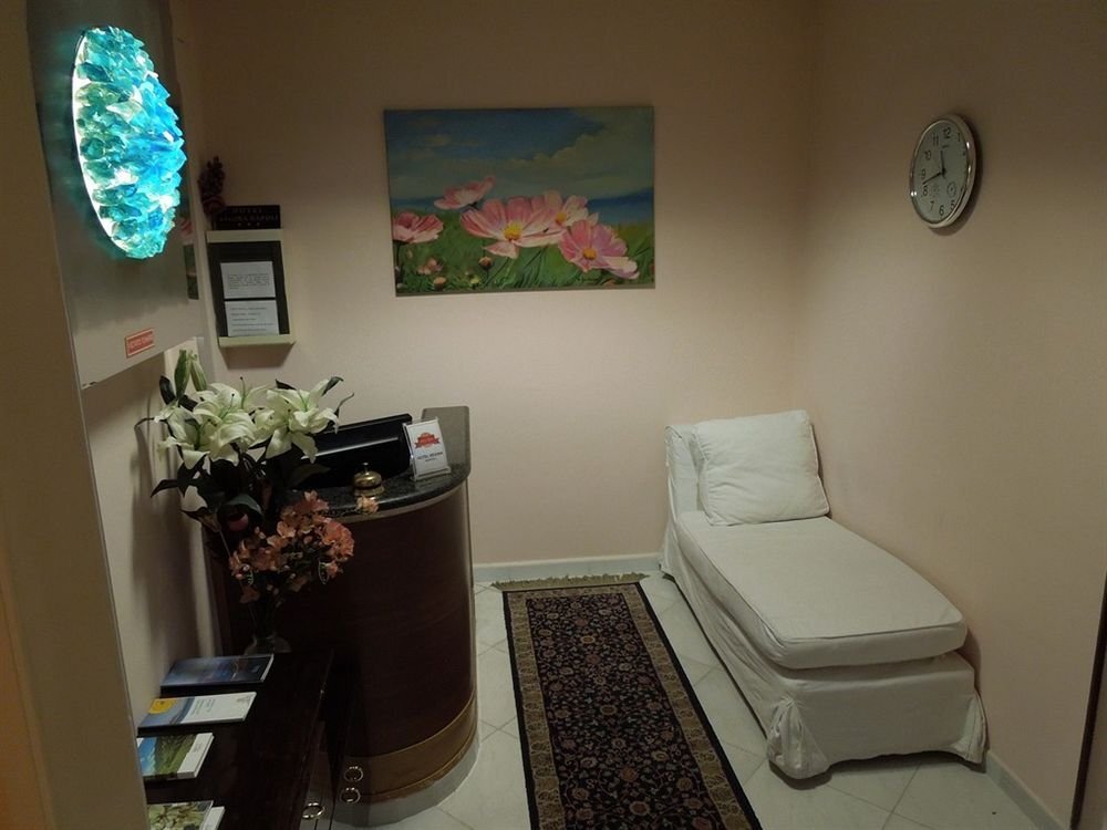 Regina Napoli - last minute hotel in Naples