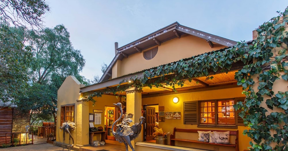 Riverside Lodge — 4-Star Luxury Hotel in Oudtshoorn, South Africa