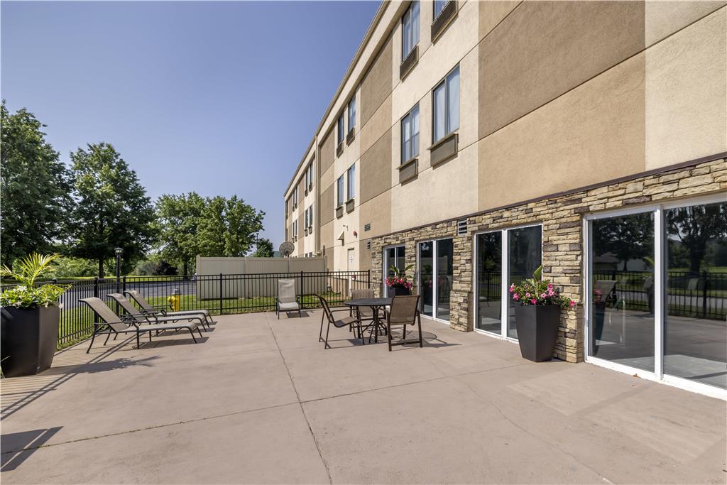Best Western Plus Lee's Summit Hotel & Suites - photo 29