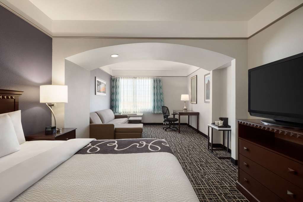 La Quinta Inn & Suites by Wyndham Dumas - photo 28