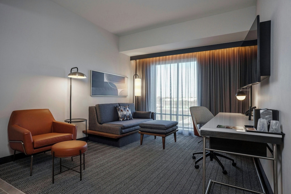 Courtyard by Marriott Indianapolis Fishers - photo 18