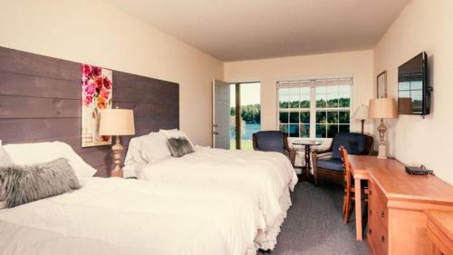 Crescent Lake Inn and Suites — hotel in Wolfeboro
