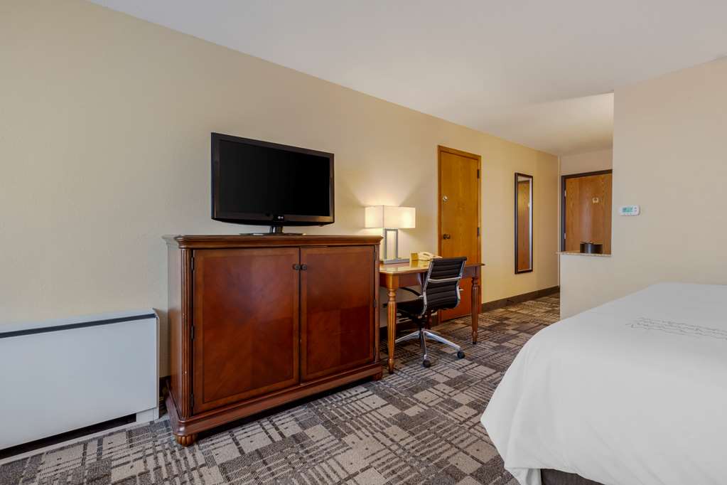 Best Western Plus Dubuque Hotel & Conference Center - photo 23