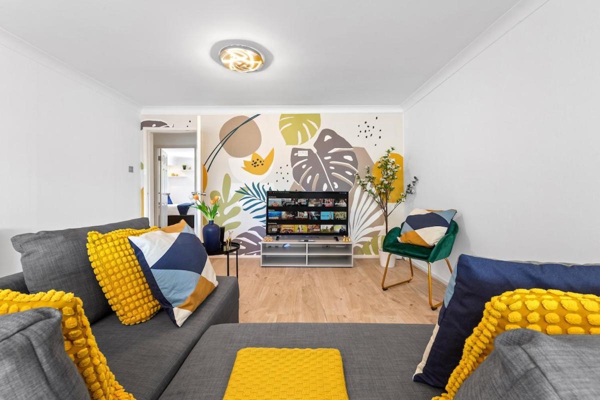 Peaceful Escape In Hertfordshire Free Parking 2 Bed 2 Bath 21350670 — Bushey