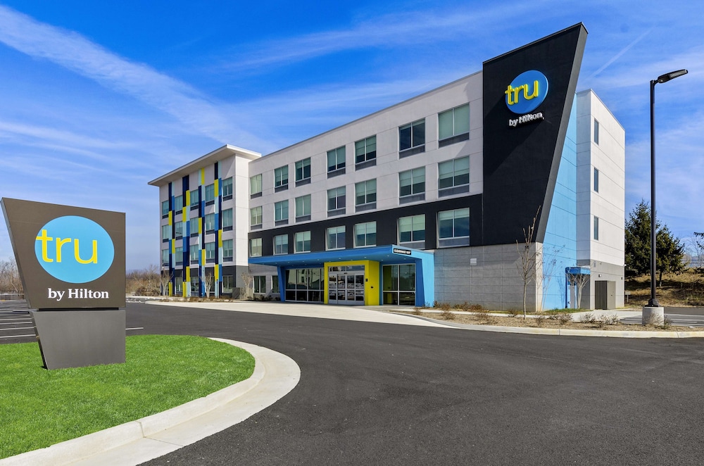 Tru by Hilton Christiansburg - featured photo