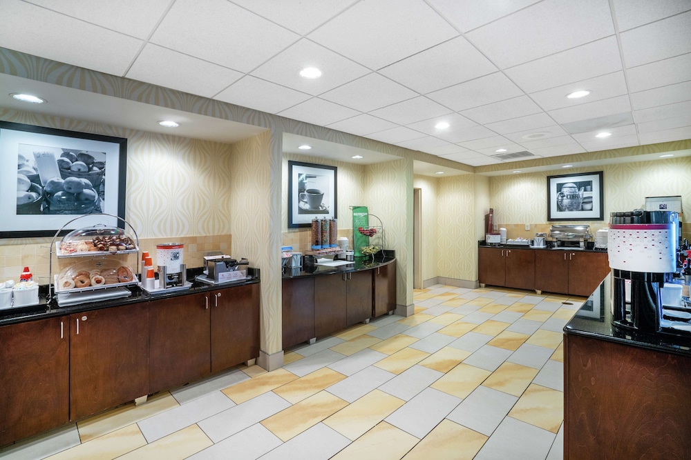 Hampton Inn Richmond Airport - photo 29