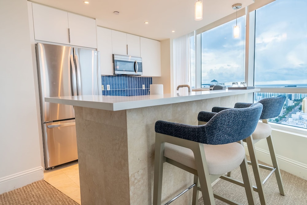 Fontainebleau Miami Beach Private Luxury Suites - photo 131