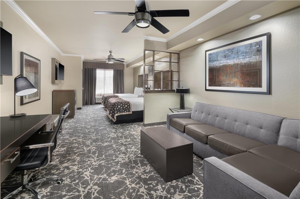 Best Western Premier Crown Chase Inn & Suites - photo 8