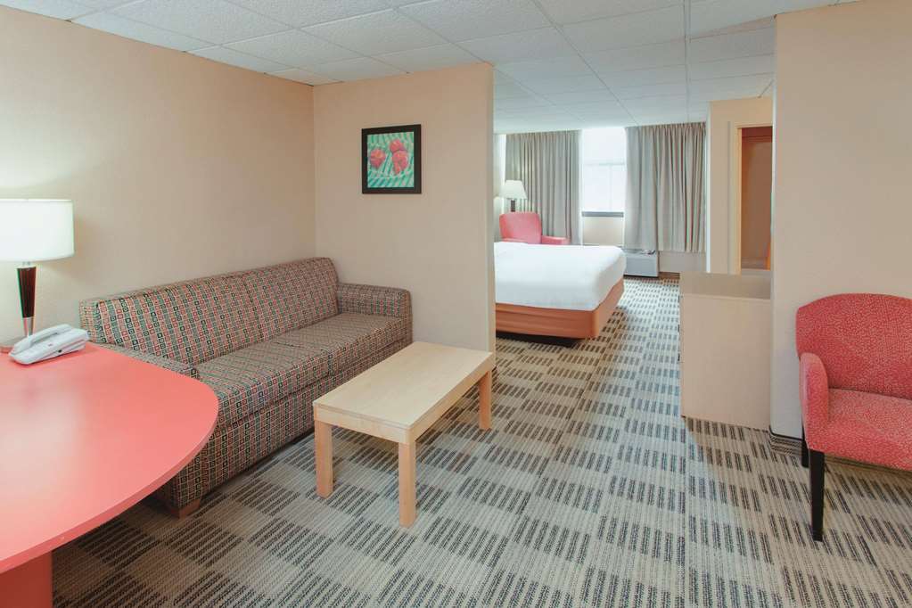 Ramada by Wyndham Fairfield NJ - photo 9