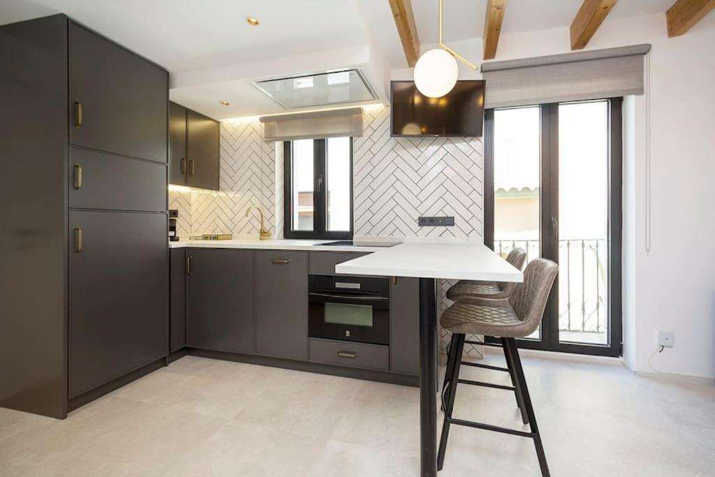 Enchanting Loft Bright And Spacious