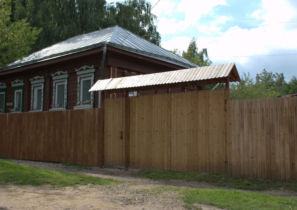 Dom na Sennom in Kostroma, Russia