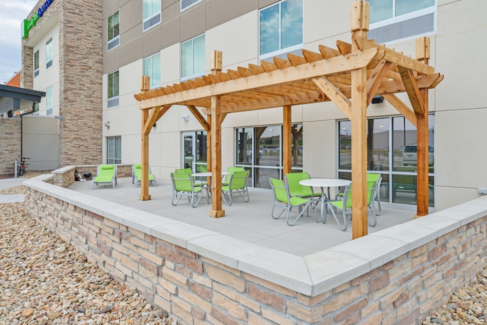 Holiday Inn Express & Suites Chadron by IHG - photo 24