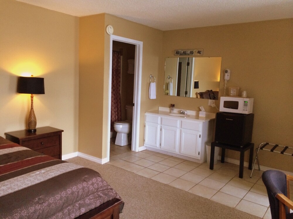 Brydan Suites - photo 21