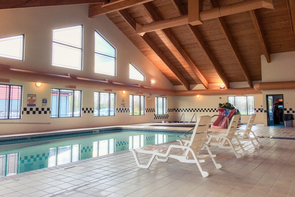 White Oak Inn & Suites - photo 13
