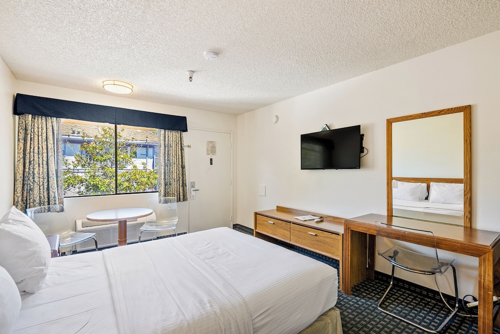 Downtown SLO Inn San Luis Obispo - photo 10