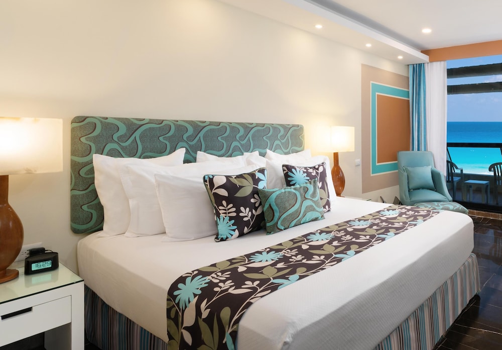 The Pyramid Cancun By Oasis All Inclusive
