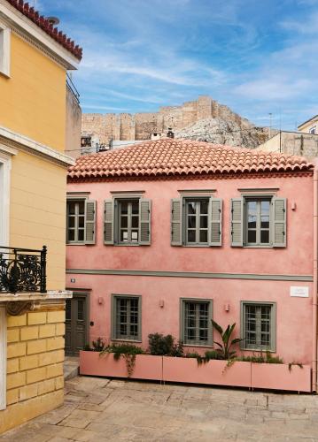 En Plaka Athens Elegant Estate — 4-Star Luxury Hotel in Athens, Greece