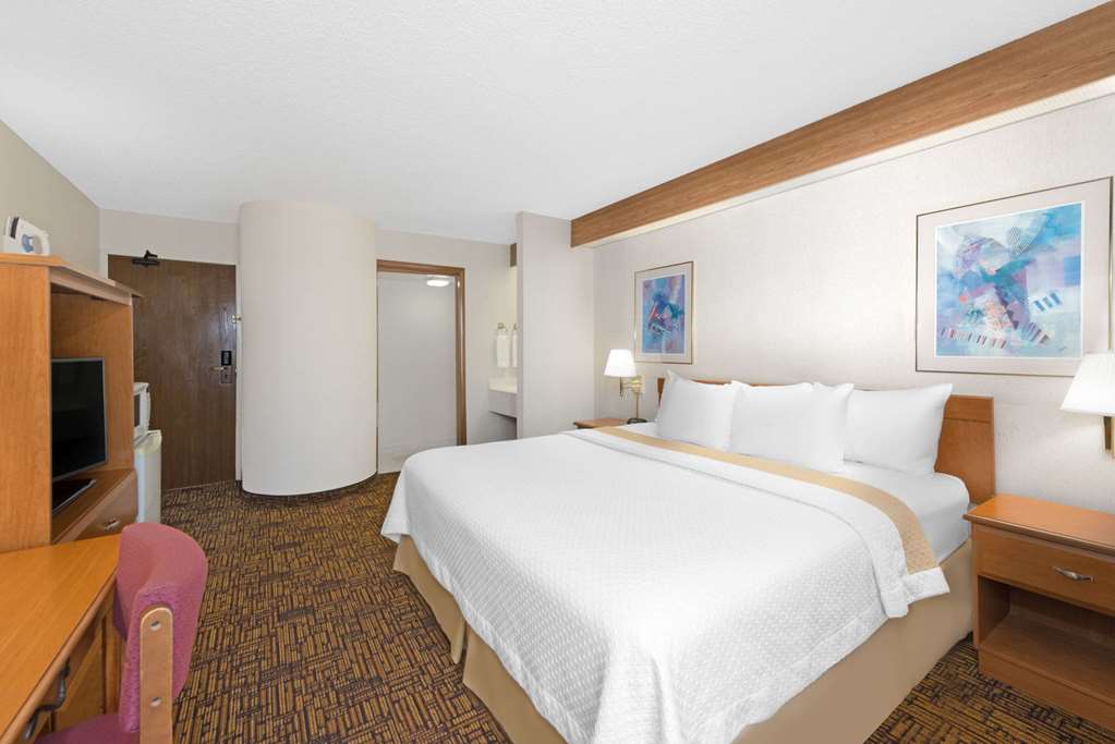 Days Inn by Wyndham Liberal KS - photo 6