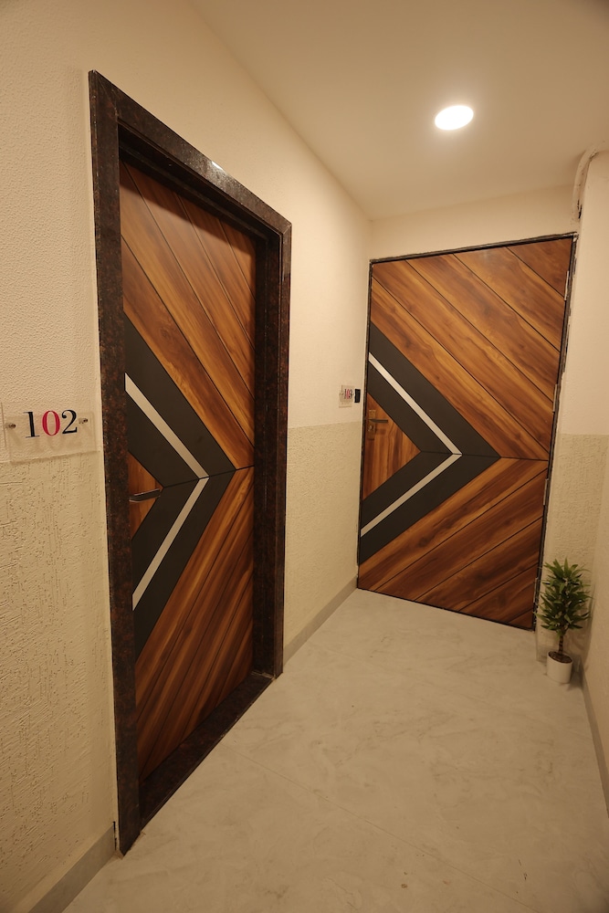 Hotel Glow in Indore, India