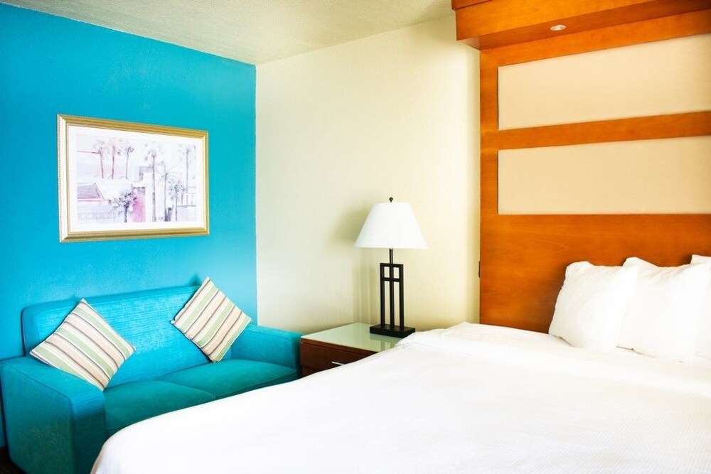 Punta Gorda Waterfront Hotel and Suites - photo 8