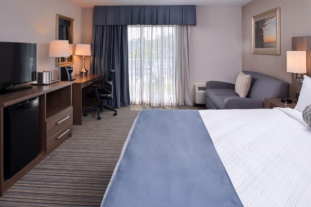 Anchored Inn at Hidden Harbour Marina - photo 3