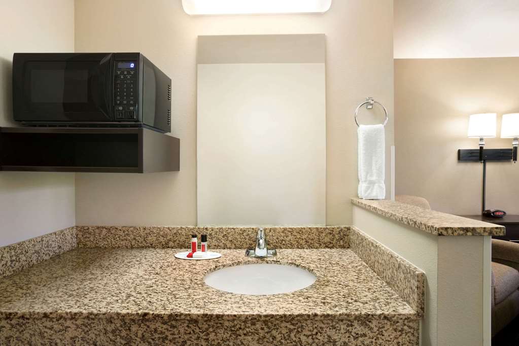 Travelodge by Wyndham Brunswick near Frederick - photo 14