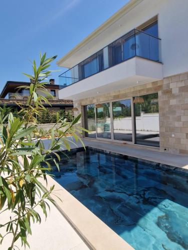 Dimargo - carbon neutral hotel in Unknown City