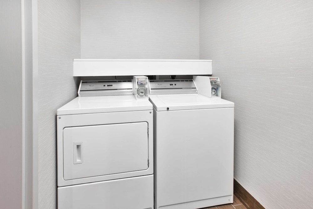 Hampton Inn & Suites Springboro Dayton Area South - photo 32