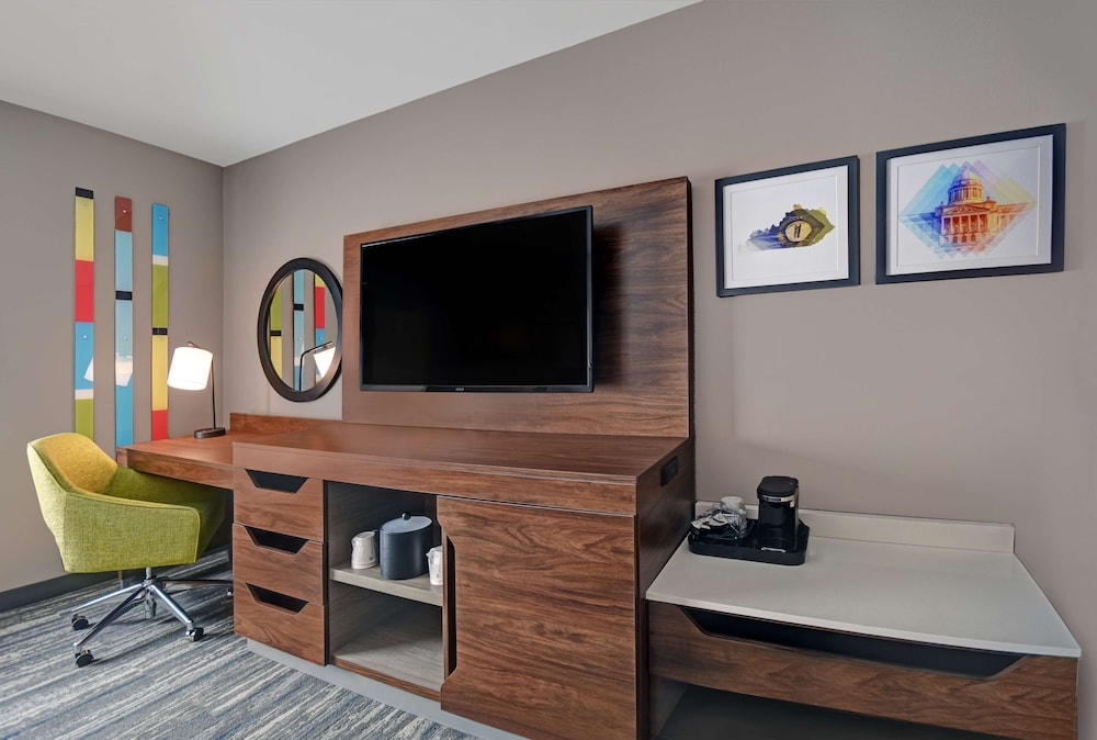 Hampton Inn Cave City KY - photo 14