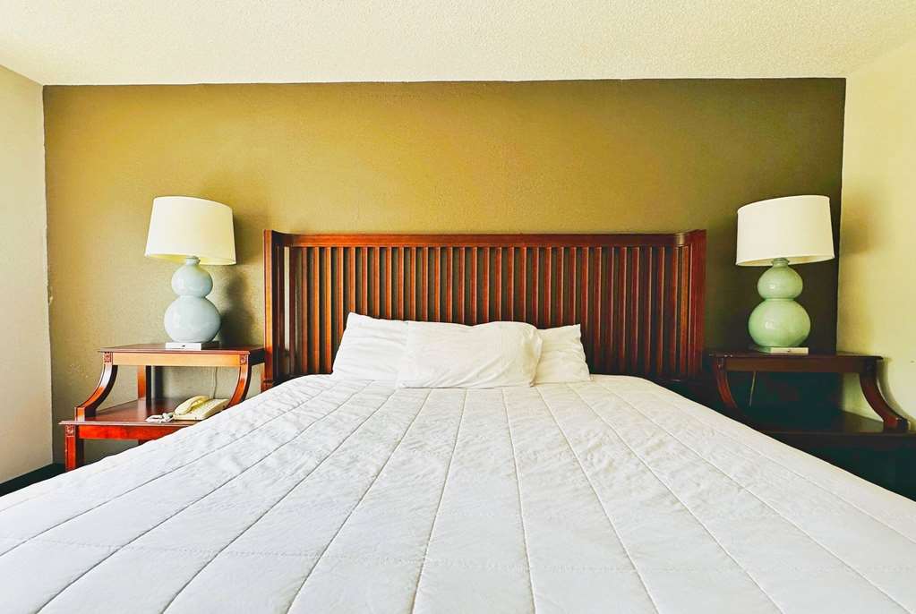 Baymont Inn and Suites by Wyndham Columbus Near OSU - photo 86