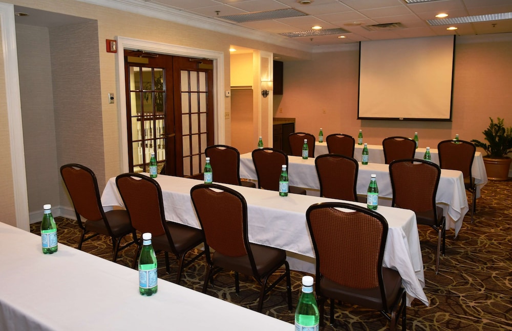 Hampton Inn & Suites Bethlehem - photo 40