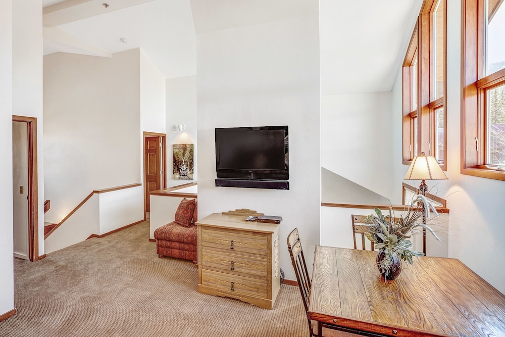 Snowmass Village by Gondola Resorts - photo 6