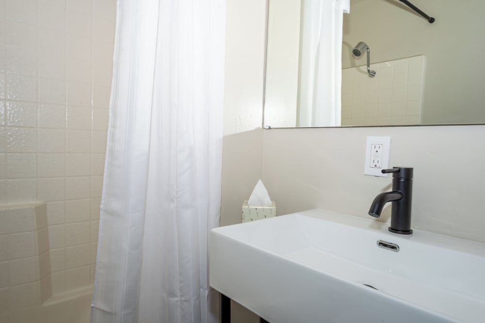 The Coachman Hotel - photo 83
