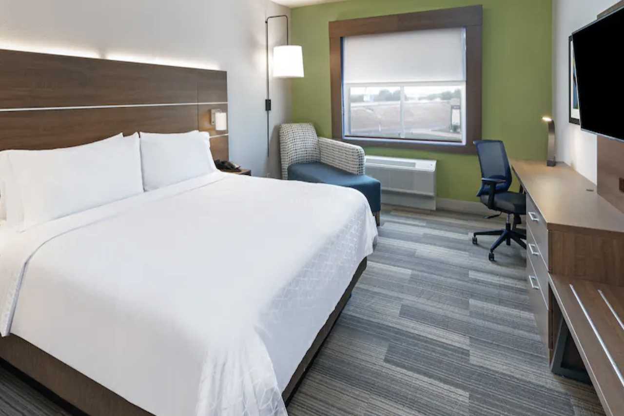 Holiday Inn Express & Suites Denton Sanger by IHG - photo 5