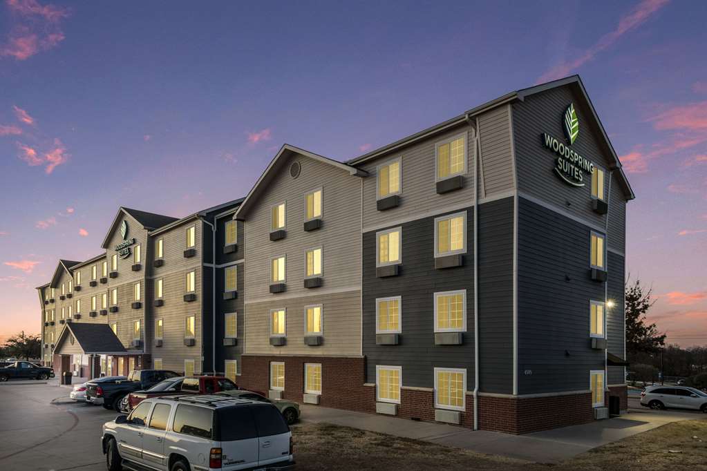 Woodspring Suites Denton - photo 7