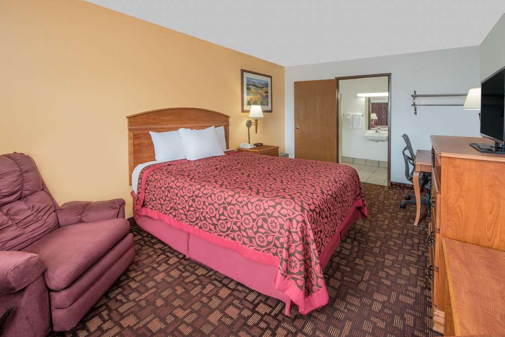Days Inn by Wyndham Kingdom City - photo 14