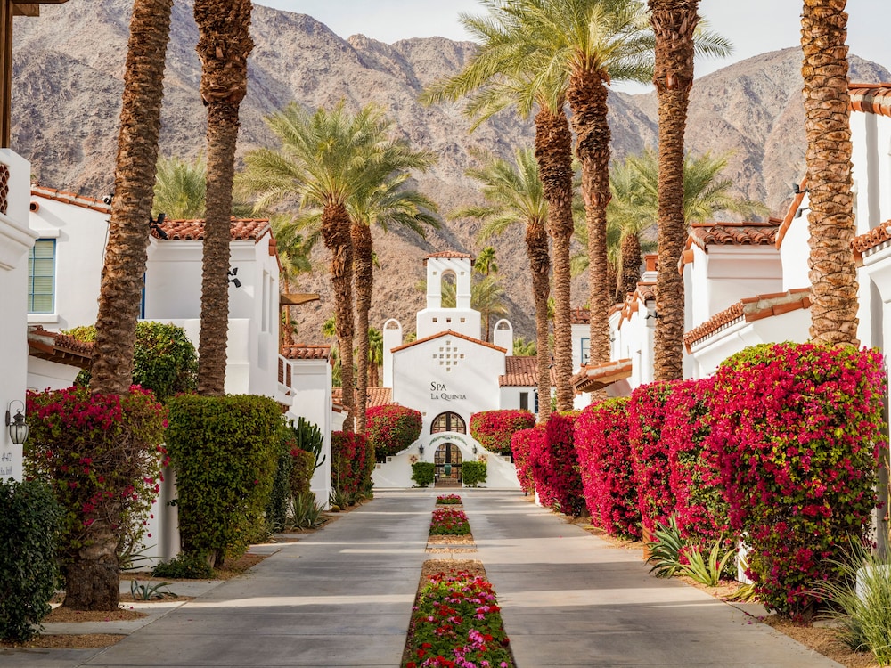 La Quinta Resort & Club Curio Collection by Hilton - carbon neutral hotel in La Quinta