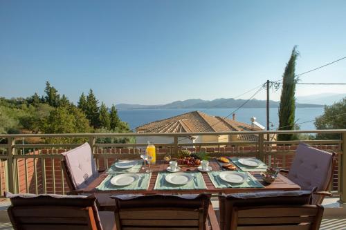 Nikolas Guest House Villa — 4-Star Luxury Hotel in Periyiali, Greece