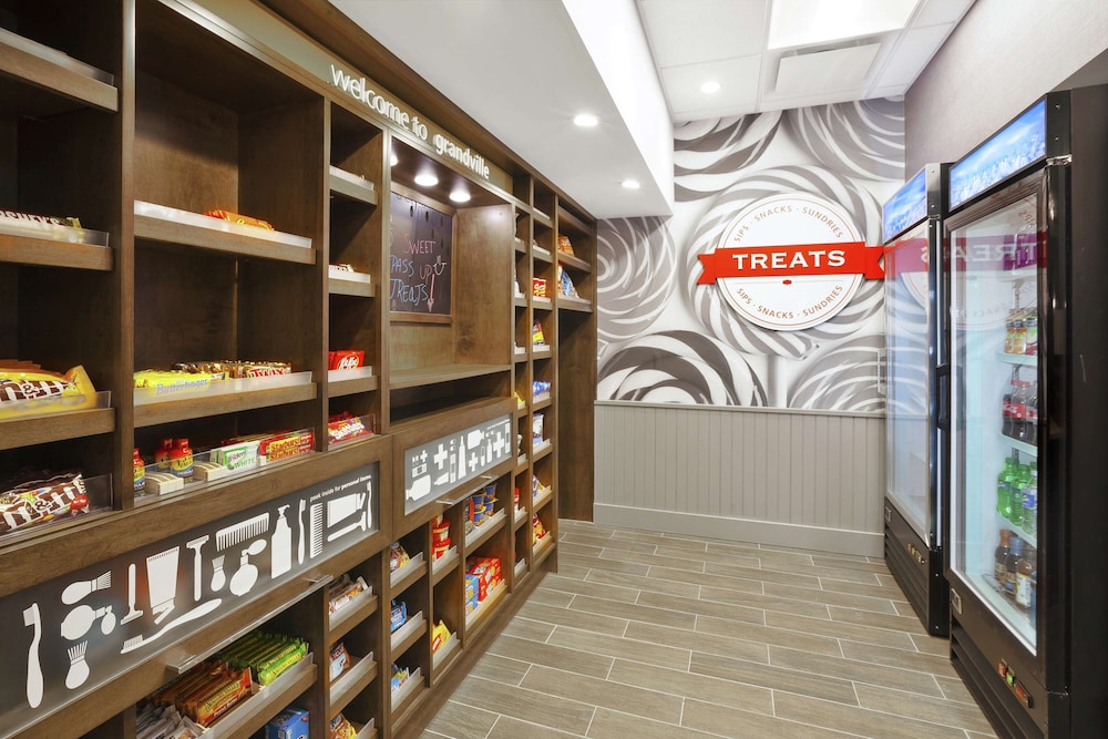Hampton Inn & Suites Grandville Grand Rapids South - photo 27